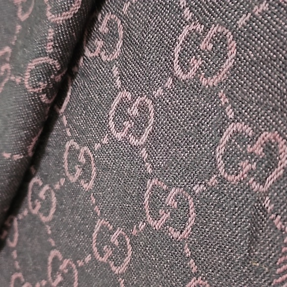 💥Authentic Gucci Scarf - Picture 5 of 7